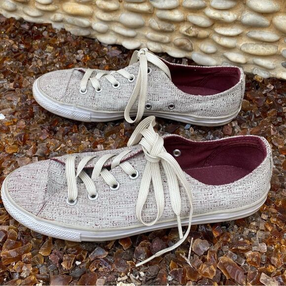 CONVERSE TENNIS/SNEAKER SHOES. Sz 7 Cream color w/maroon/silver weave. EUC. - Picture 6 of 7